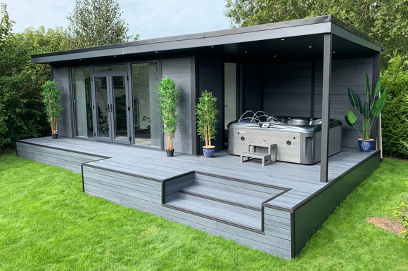Hot Tub Garden Studio Lincolnshire